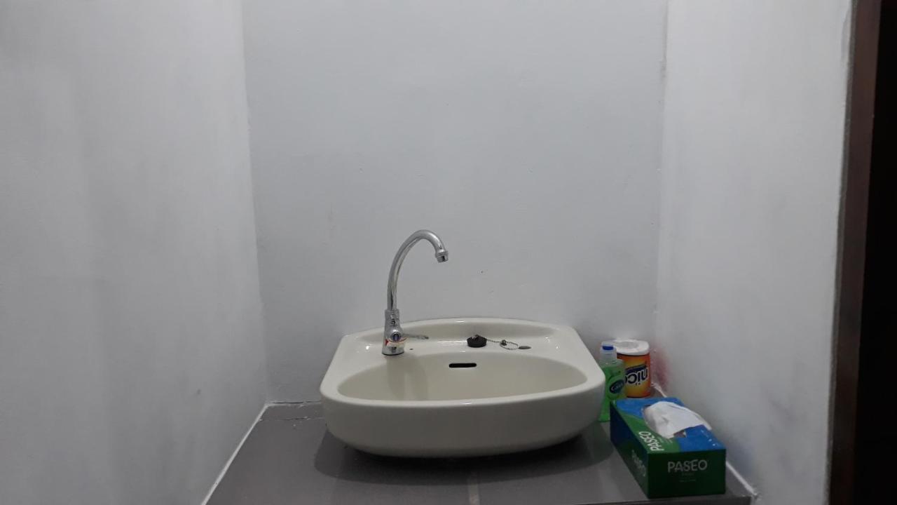 Mandalika Homestay Kuta  Екстериор снимка