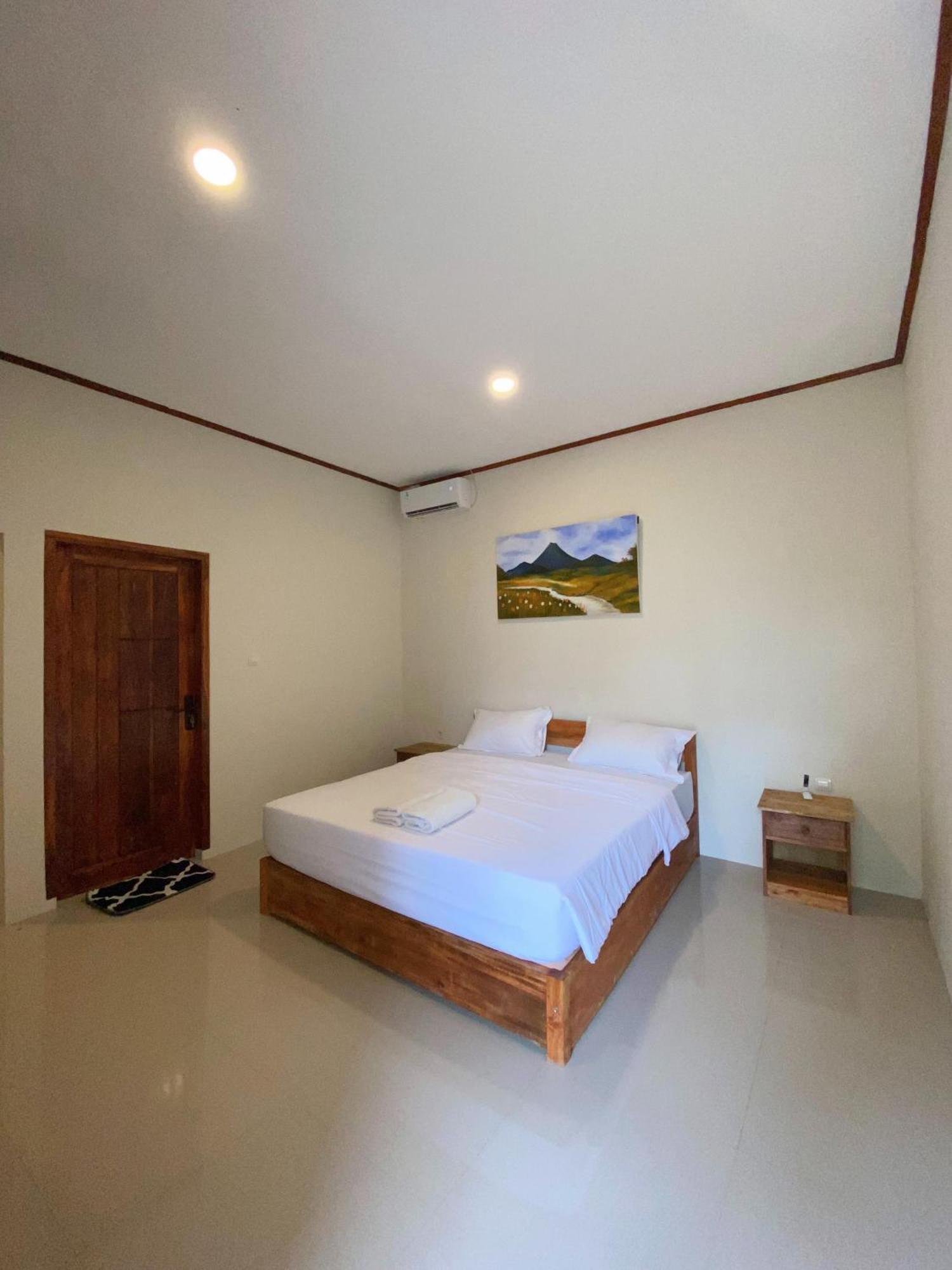 Mandalika Homestay Kuta  Стая снимка